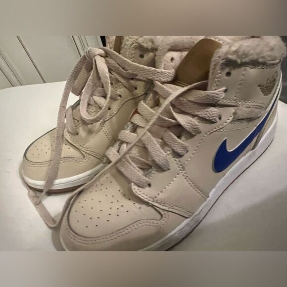 jordan aj 1 mid utility